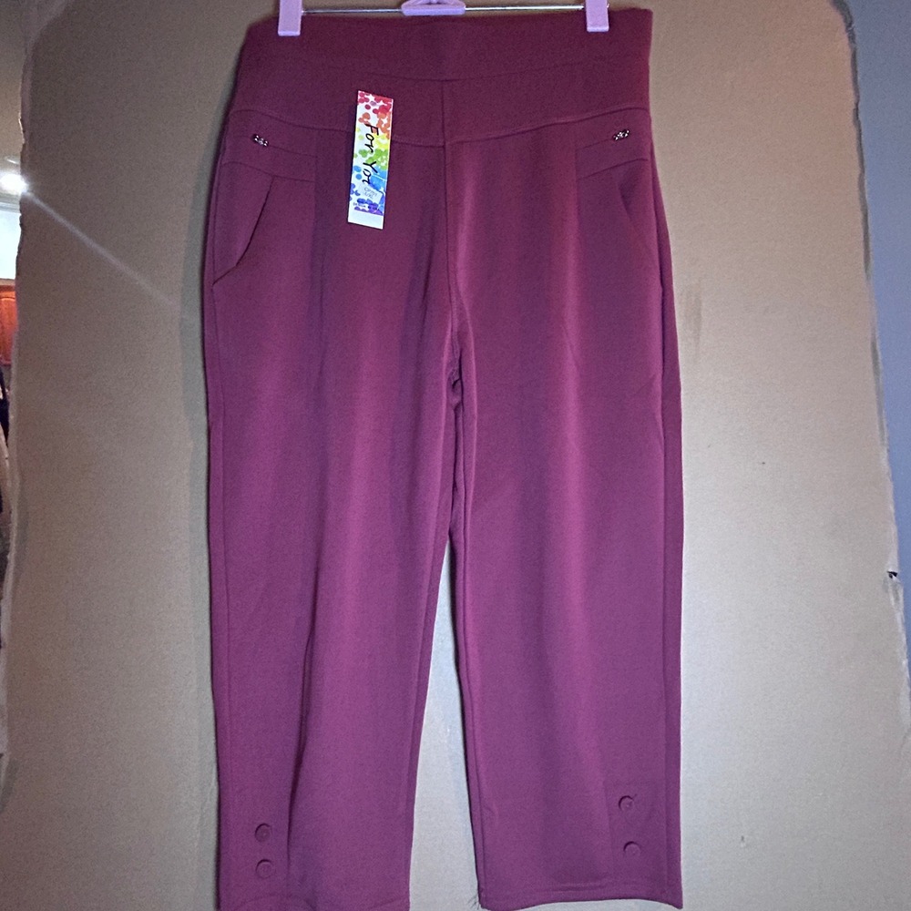 For You Women's Burgundy Capris Cropped Pants Size LXL Decorative‎ Buttons